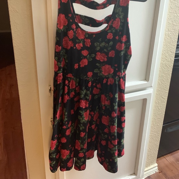 Dress - Picture 4 of 4